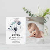 Buitenruimtetuunaut blauw jongetje eerste verjaard kaart (Staand voorkant)