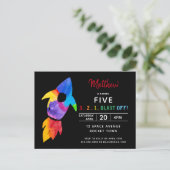 Buitenruimtevaartpartij regenboograketten uitnodiging briefkaart (Staand voorkant)