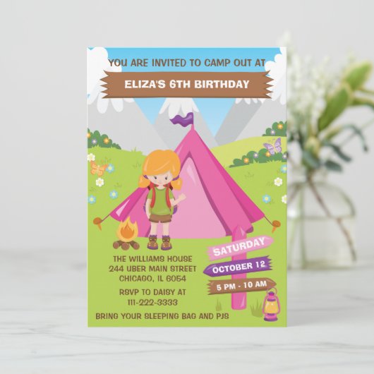 Buitenshuis Camping Birthday Red Hair Girl Invi Kaart (Staand voorkant)