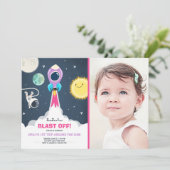 Buitenspatieroze meisje 1e verjaardag uitnodiging (Staand voorkant)