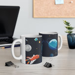Buitenste Space Shuttle Schattige Koffiemok<br><div class="desc">Buitengereispatroon met ruimtevaart en ruimtevaart op de planeet</div>