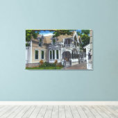 Buitenste Uitzicht van een standaard Ginger Bread  Canvas Afdruk (Insitu (Houten vloer))