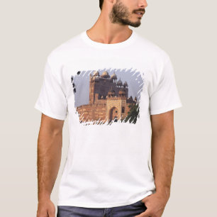 Buland Darwaza (Poort van de Overwinning) naar de  T-shirt