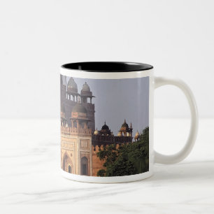 Buland Darwaza (Poort van de Overwinning) naar de  Tweekleurige Koffiemok