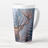 Bull Elk in dennenbomen Latte Mok (Rechterhoek)