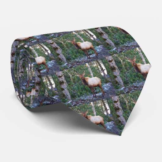 Bull Elk in Rhododendrons Stropdas (Opgerold)