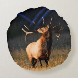 Bull Elk met hoofd terug Rond Kussen