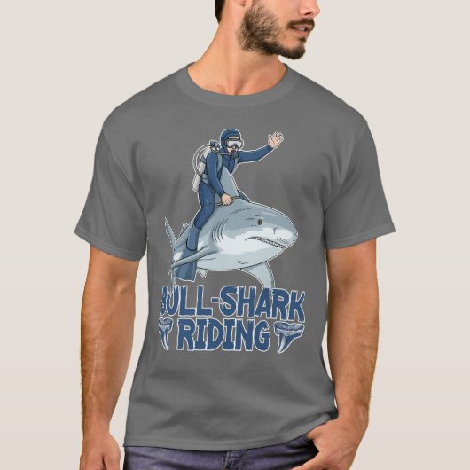 Bull Shark Riding T-shirt (Voorkant)