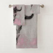 Bull Skull en Roos Rustic Pink Grey Bad Handdoek (Insitu)