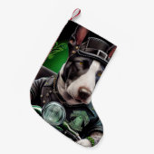 Bull Terrier Dog Driving Bike St. Patrick's Day Kleine Kerstsok (Voorkant (Hangend))