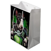 Bull Terrier Dog Driving Bike St. Patrick's Day Medium Cadeauzakje (Achterkant Gekanteld)