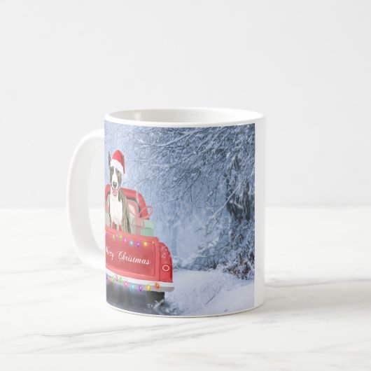 Bull Terrier Dog in Snow, met Kerstmis Koffiemok (Voorkant links)