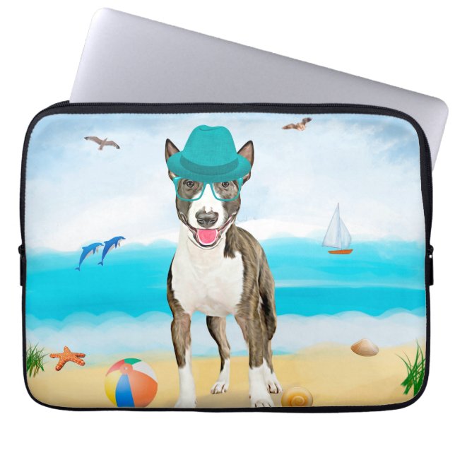 Bull Terrier Dog op Beach Laptop Sleeve (Voorkant)