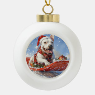 Bull Terrier-hond in slee Laat het sneeuwen Kerstm Keramische Bal Ornament