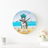 Bull Terrier-hond op het strand Grote Klok (Huis)