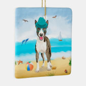 Bull Terrier-hond op het strand Keramisch Ornament (Rechts)
