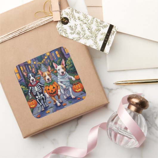 Bull Terrier Trick-or-Treating Halloween kostuums Vierkante Sticker (Geschenken)