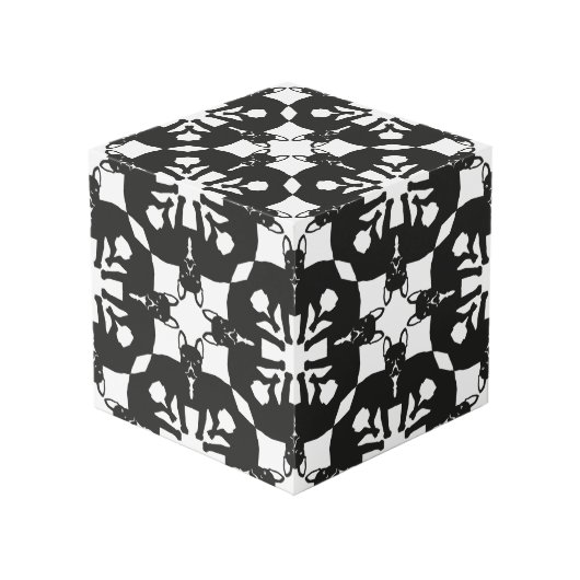 Bulldog Cube Kubus (Voorkant hoekig)