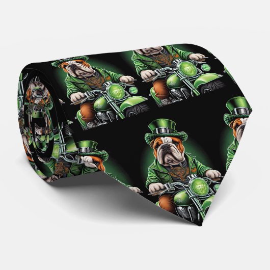 Bulldog Driving Bike St. Patrick's Day Stropdas (Opgerold)