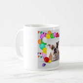 Bulldog hond met kleurrijke ballonnen Verjaardagst Koffiemok (Voorkant links)