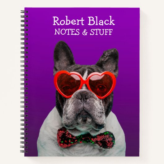 Bulldog in een hartbril en een boeg stropdas notitieboek (Voorkant)