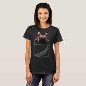 Bulldog in een zak t-shirt (Voorkant volledig)