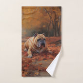 Bulldog in herfst laat Herfst inspireren Bad Handdoek (Handdoek)