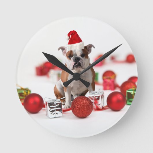 Bulldog kerstcadeau doos Ornamenten rode kerstmuts Ronde Klok (Voorkant)