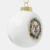 Bulldog Kerstkrans feestelijke pup Keramische Bal Ornament (Links)