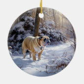 Bulldog Laat het sneeuwen Kerstmis geborsteld Keramisch Ornament (Achterkant)