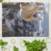 Bulldog Laat het sneeuwen Kerstmis geborsteld Theedoek (Gevouwen)