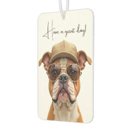Bulldog met een beige pet luchtverfrisser