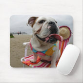Bulldog op de strand muismat (Met muis)