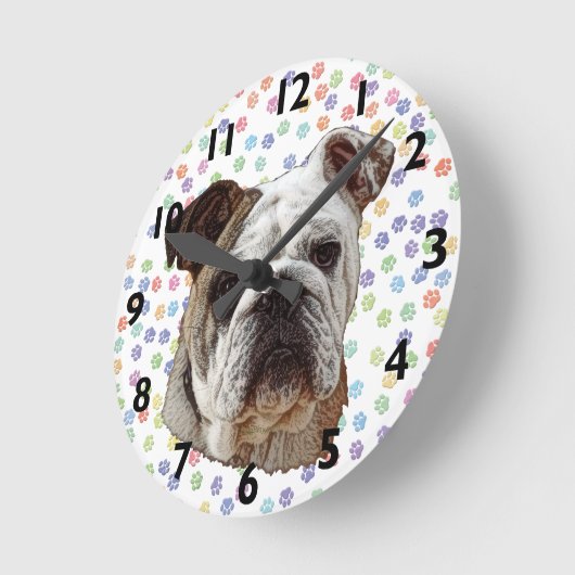 Bulldog Portrait Clock Ronde Klok (Hoek)