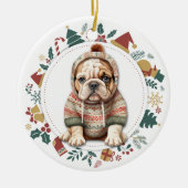 Bulldog Puppy in Winter Sweater Kerstmis Keramisch Ornament (Voorkant)