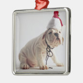 Bulldog Puppy Wearing Santa Hat Metalen Ornament (Links)