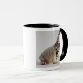 Bulldog Puppy Wearing Santa Hat Mok (Voorkant rechts)