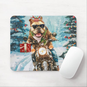 Bulldog rijdt op motorfiets met Kerstmis Muismat