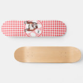 Bulldog; rode en witte gingham persoonlijk skateboard (Horizontaal)