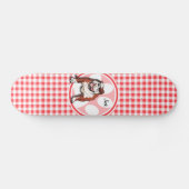 Bulldog; rode en witte gingham persoonlijk skateboard (Horizontaal)