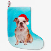Bulldog Zittend in de sneeuw met Kerstmis Santa Ha Kleine Kerstsok (Voorkant)