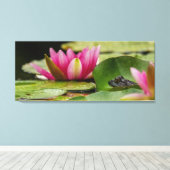 Bullfrog onder waterlilies canvas afdruk (Insitu (Houten vloer))