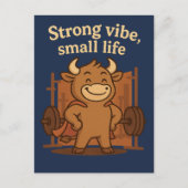 Bullio® Briefkaart – Sterke vibe, kleine levensduu (Voorkant)