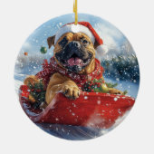 Bullmastiff Hond in Sledge Laat het Sneeuw Kerstmi Keramisch Ornament (Achterkant)