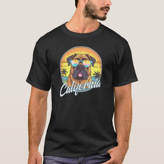 Bullmastiff op het strand t-shirt (Voorkant)
