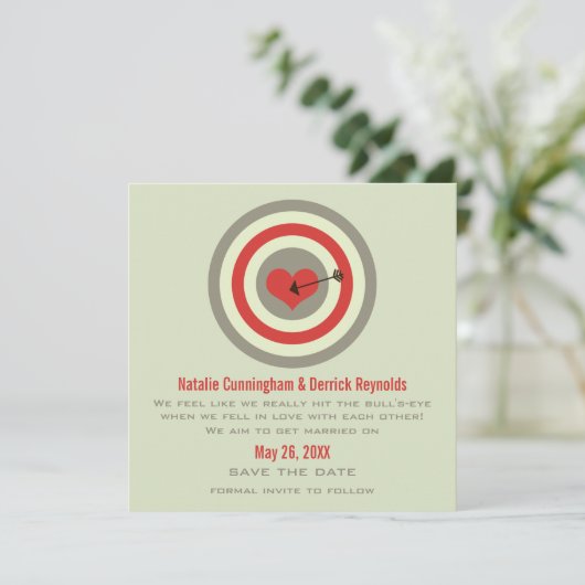 Bull's-Eye Save the Date Invite, Grey & Red (Staand voorkant)