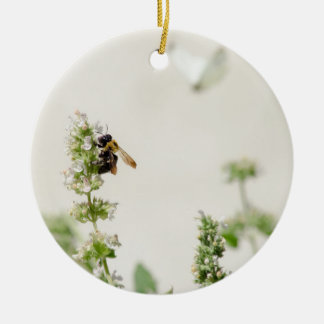 Bumble and Moth Keramisch Ornament