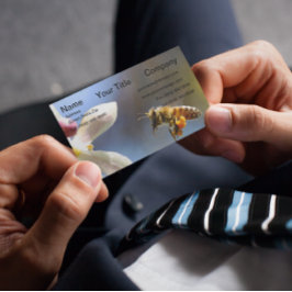 Bumble Bee allemaal bedekt met stuifmeel van bestu Visitekaartje