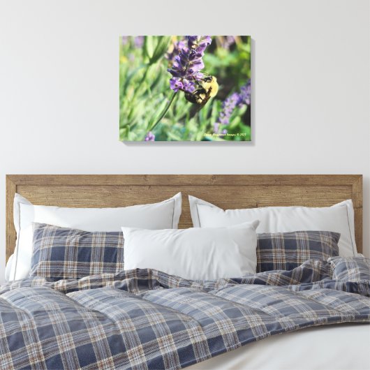 Bumble Bee and Lavender Stretched Canvas Print (Insitu (Slaapkamer))