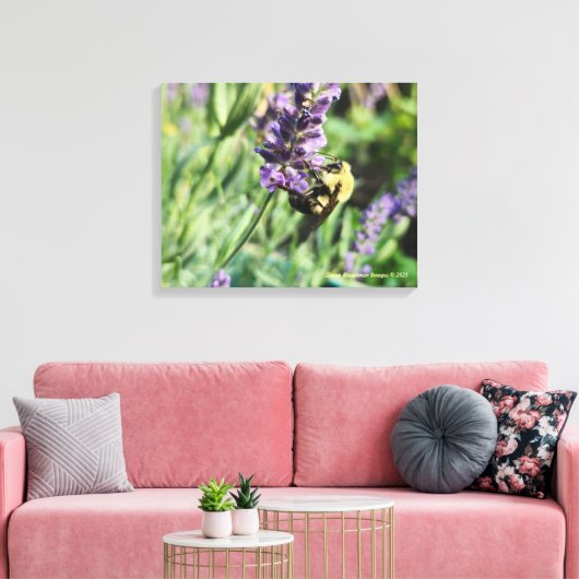 Bumble Bee and Lavender Stretched Canvas Print (Insitu (Woonkamer))